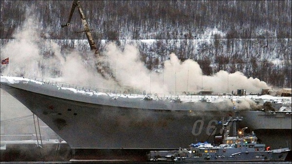 «Коммерсантъ» оценил ущерб «Адмирала Кузнецова» от пожара в целый корабль