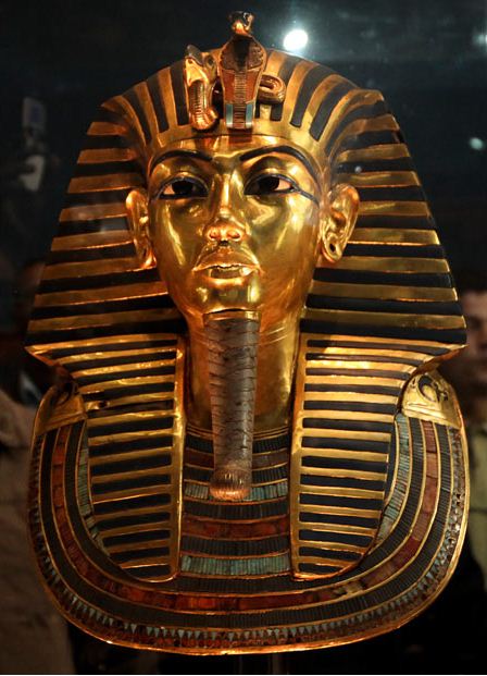 В Каире подросток нашел бесценную статую фараона