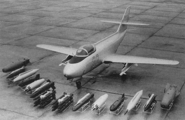 Редкий зверь. Як-32. Пост одного самолёта.