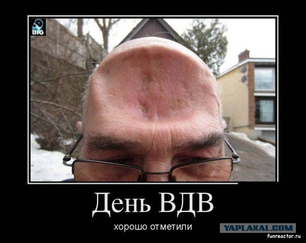 Камеры наблюдения сняли десантников, громящих кафе в Москве