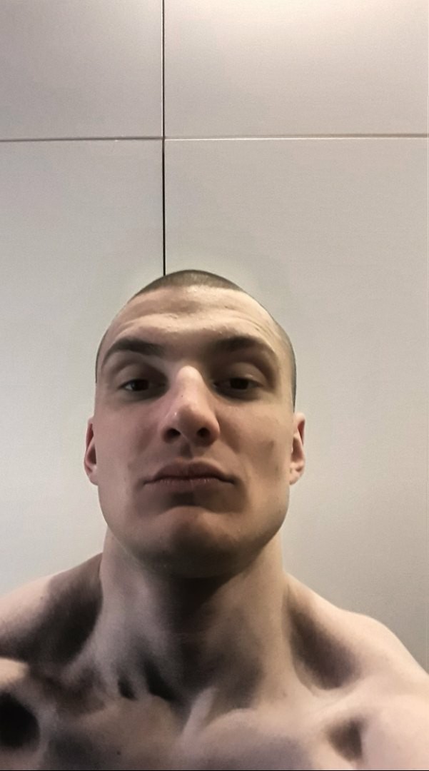"Меня убивают" — женщина отправила смс, когда парень избивал её и маму. А спасла всех восьмилетняя девочка в Петербурге