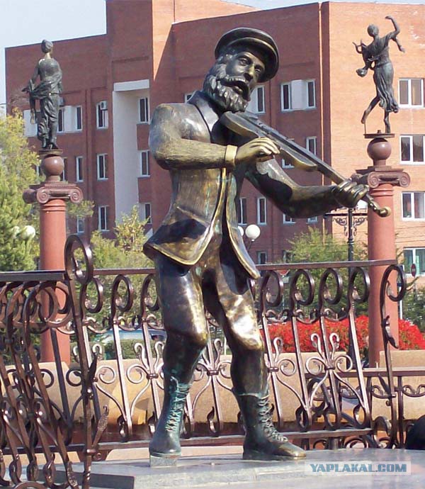 Памятники, которые делают мир добрее