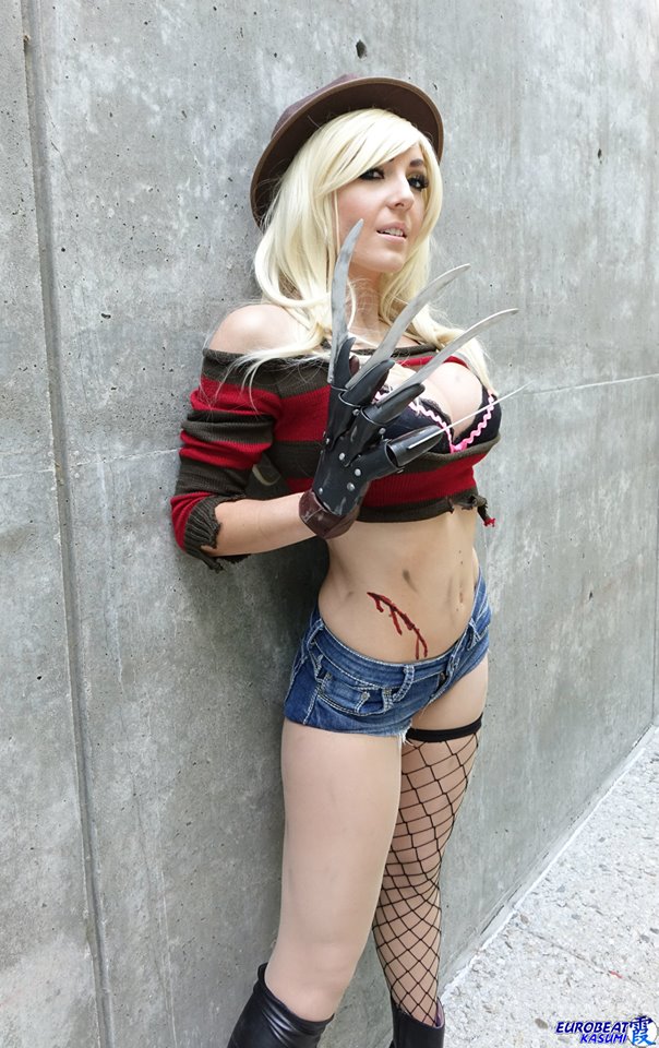 Девушки на фестивале косплея WonderCon 2016
