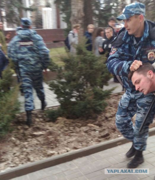 Навального задержали в центре Москвы
