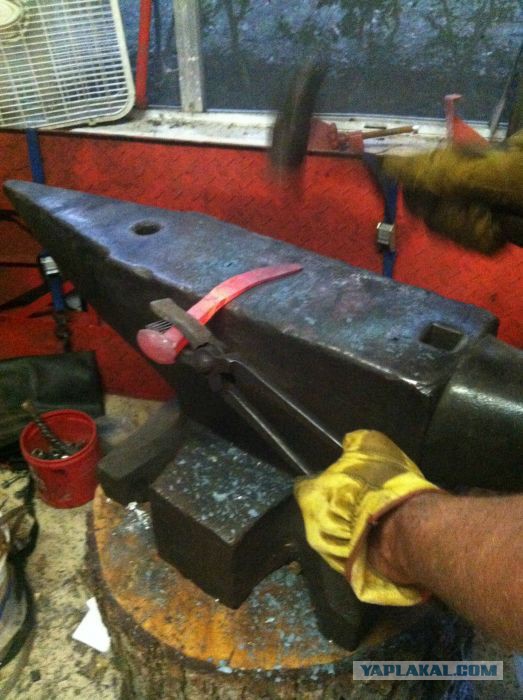 Нож из заморского железнодорожного костыля