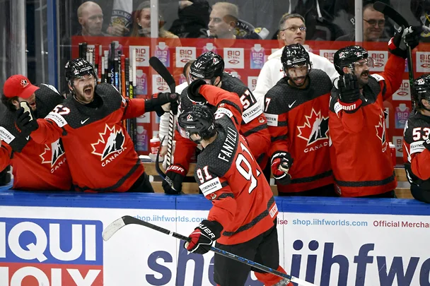 Канада вернула свое золото. Ее сборная вновь выиграла чемпионат мира по хоккею