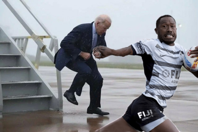 Фотожаба. Типа - "А ну-ка, догони!"