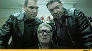 В Москве вор попытался ограбить аптеку «Горздрав» на Обручева, но умер, не сумев выбраться из помещения