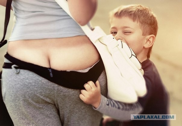 Пацан еще не понимает всей крутизны этого фото
