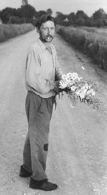 С чего начинается Родина. Юрий Хромушин.Фото.