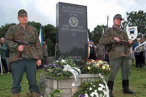 Памятник офицеру вермахта к 9 мая
