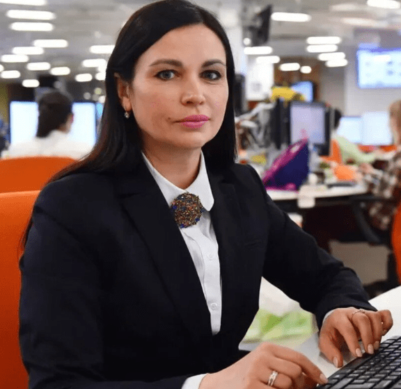 Какие драгоценности предпочитает начальница миграционной службы Валентина Казакова?