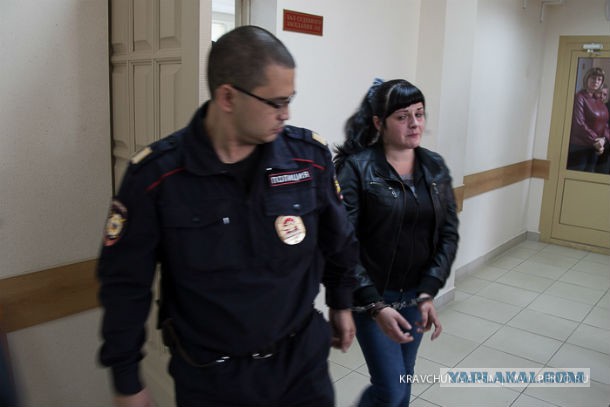 Пьяная ТП на угнанном джипе сбила пешеходов...