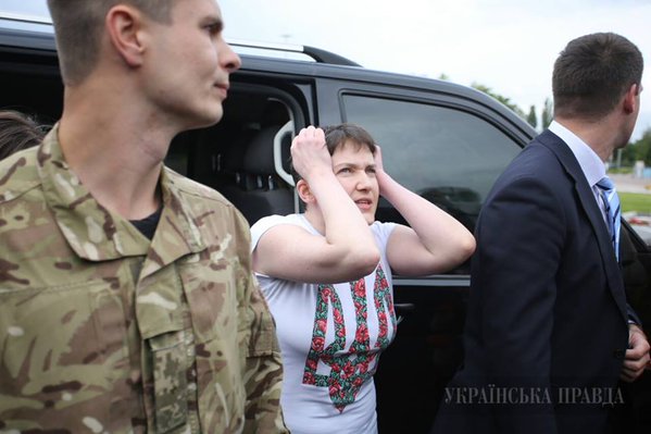 25 мая 2016: Обмен Надежды Савченко на Евгения Ерофеева и Александра Александрова