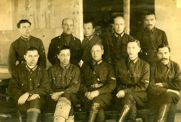 На заре Советской власти. (18 фотографий)
