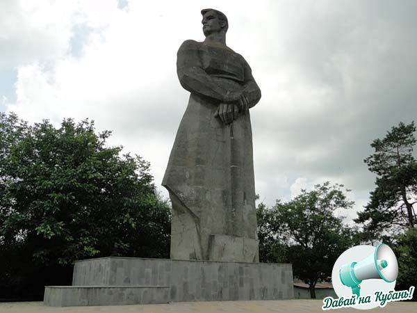 Какие прозвища дают памятникам в России