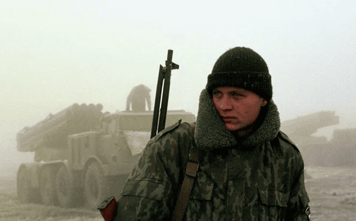 Пока парень в армии девушка живет с другим мужиком на его деньги. Что это грех или “нормальное женское” поведение ?