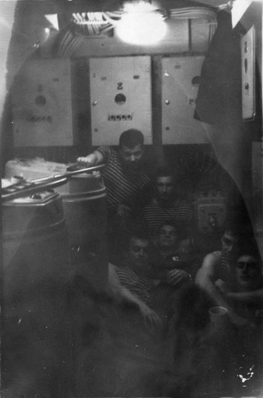 А давайте в честь праздника, выкладывать свои армейские фотки уважаемые яповцы