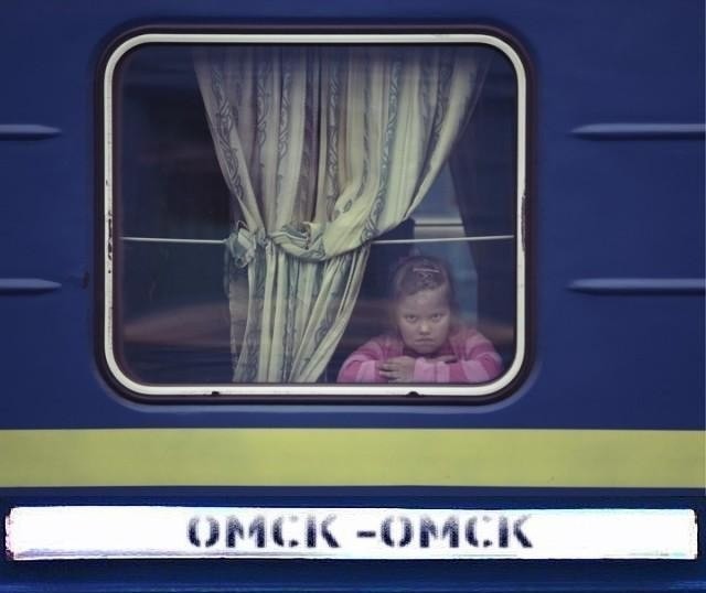 В Омске во время экзамена в ГАИ выявлен факт использования 22-летней девушкой технического устройства.