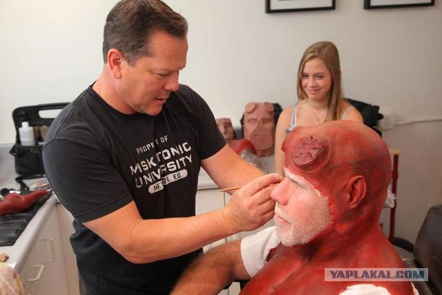 К. Бэйл посетил «Диснейленд» в компании поклонника