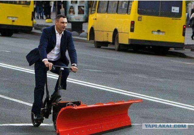 Просто уборка снега в Киеве