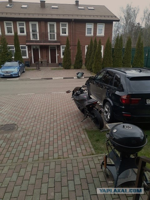 Во Владимире водитель на BMW X5 обиделся, что его не пропустили, устроил ДТП и скрылся