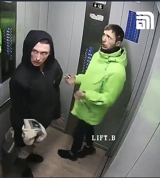 В Тюмени камера лифта засняла ребят, которые немного перебрали с «солью»