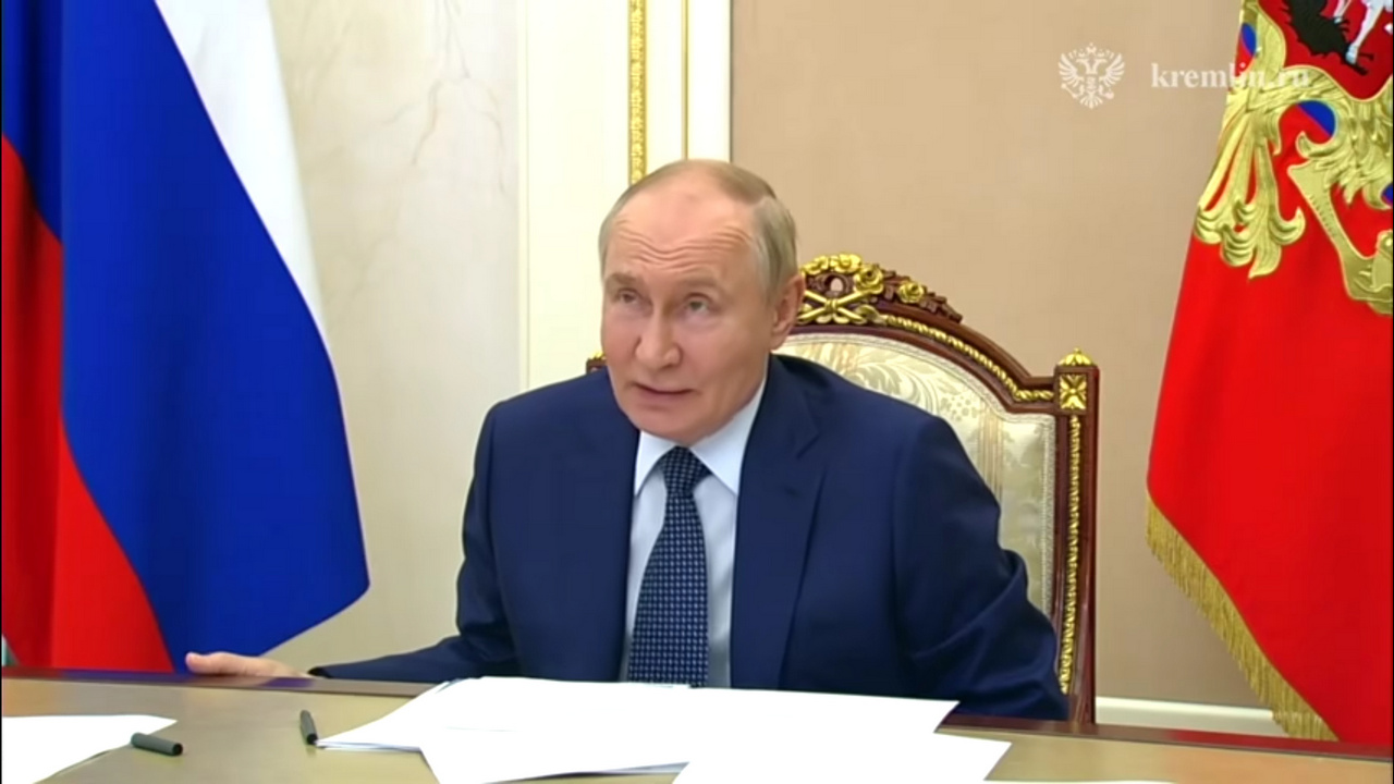 Президент РФ подписал закон о штрафах за поиск в сети экстремистских материалов и доступ к ним