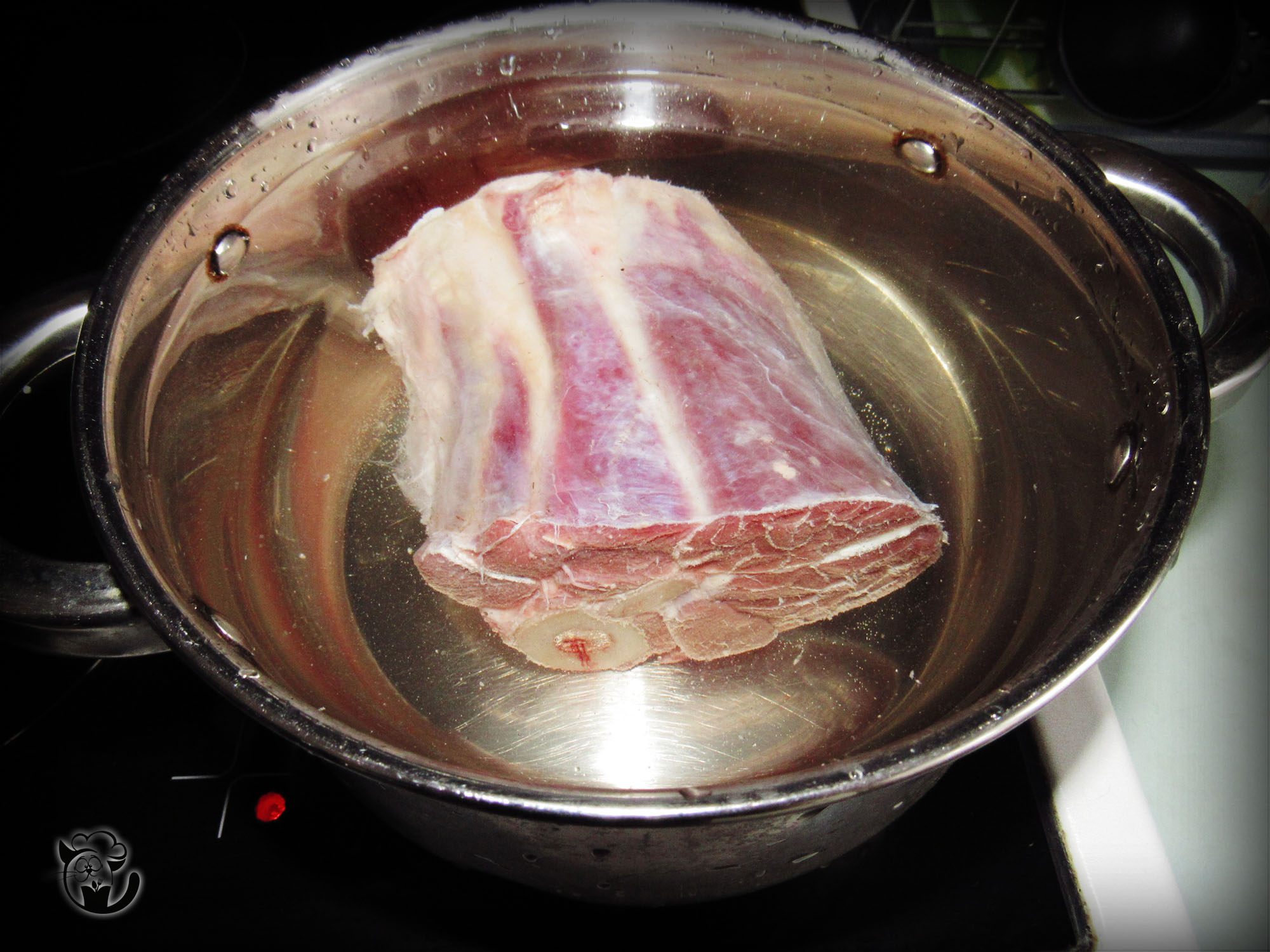 Сколько варить голяшку говяжью. Суп из сникерсов чечня. Сколько варить голяшку говяжью. Сколько варить голяшку говяжью. Сколько варить говядину.