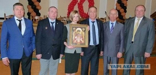 «Клоуны перестали быть клоунами и стали указывать, как нам жить»