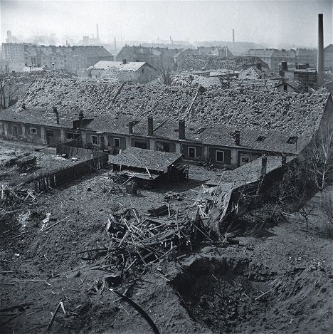 Прага 1945-го: после бомбежек авиации США