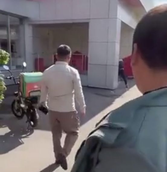 В Марьино скинхед с ножом напал на мигранта
