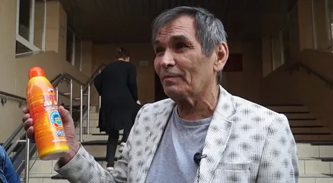 Кто там?
