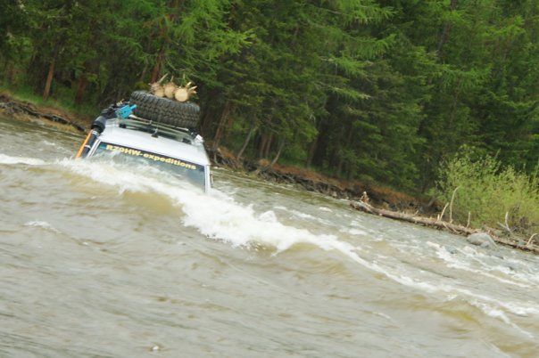 Как правильно заливать воду в машину?