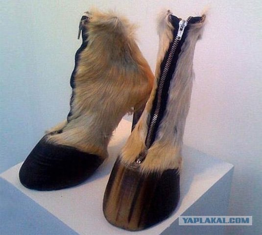 Как же она ходит?!