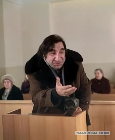 Такую личную неприязнь я испытываю что кушать не могу. Такую личную неприязнь я испытываю к потерпевшему что кушать не могу. Такую личную неприязнь. Такую личную неприязнь испытываю к потерпевшему. Мимино неприязнь испытываю.