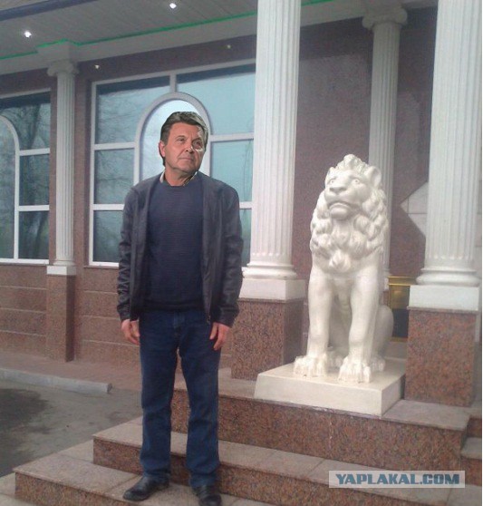 Отфотошопте пожалуйста)))
