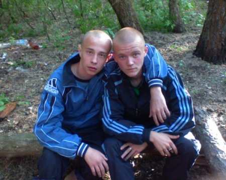 18+ Водитель такси высадил гомосексуалистов из авто