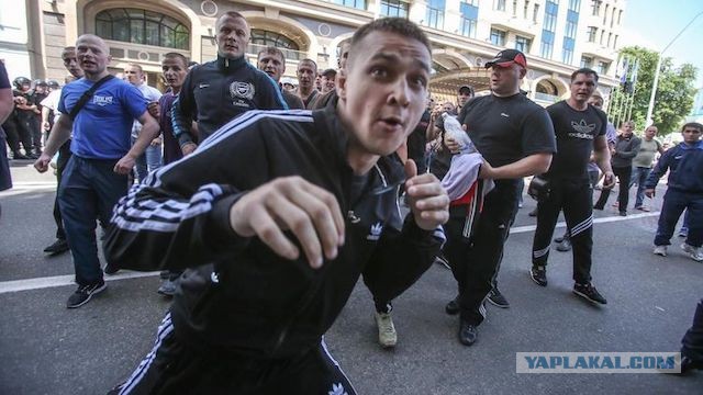 Жгут покрышки, баррикады, титушки. Похоже в Минске началось
