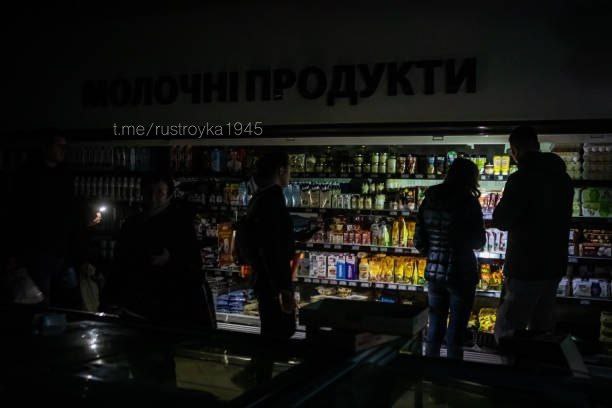 Листая старенький айфон расстрелянного майданщика...