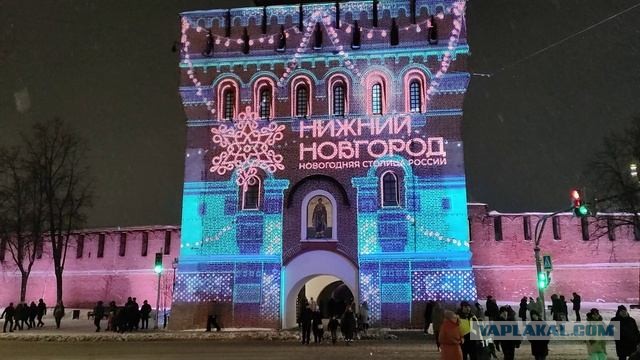 Желающие прогуляться в центре Москвы образовали огромную пробку.