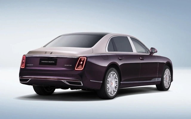 Самый дорогой «китаец» в истории: в России представлен Hongqi Guoya