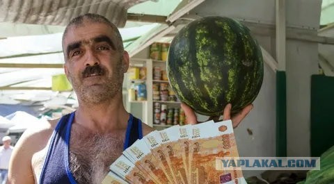 Фигурист Александр Плющенко, сын двукратного олимпийского чемпиона Евгения Плющенко, выступил  на своем первом международном тур