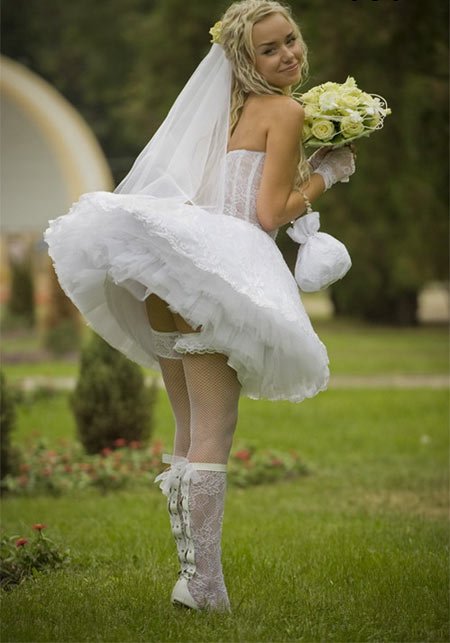 Симпатичная невеста.