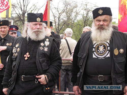 Интересно, у самого главного какое звание?