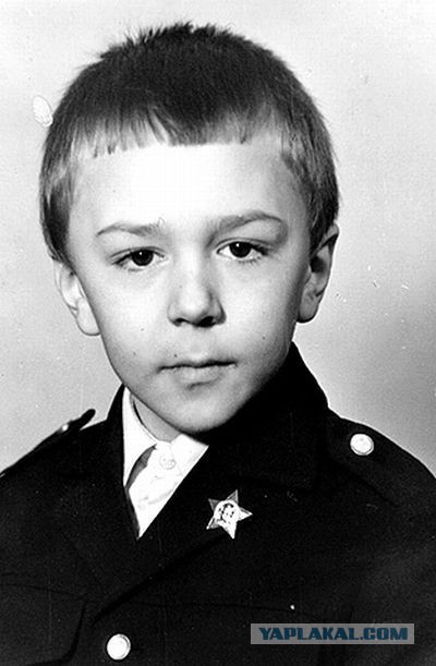 Звезды кино в детстве и юности.