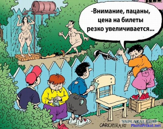 жена после душа развлекается