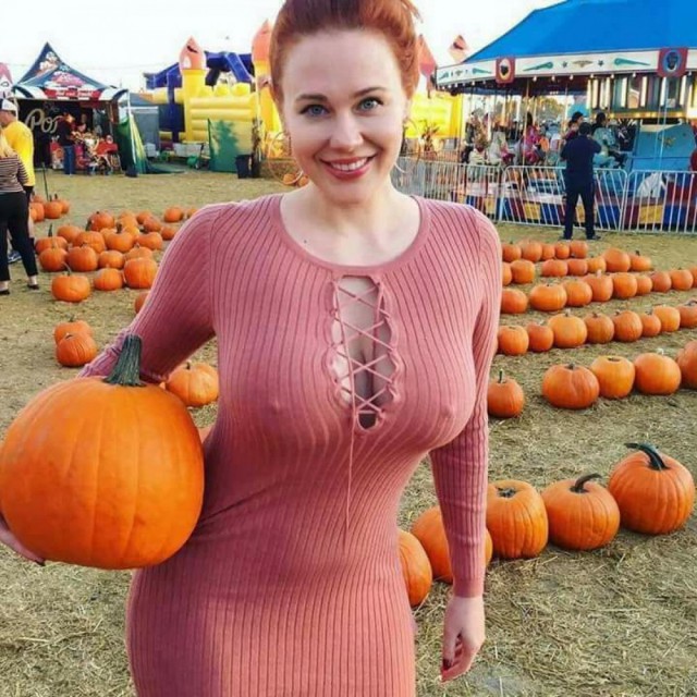 Милые девушки с огненно-рыжими волосами