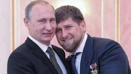 Сбегая с места преступления, террористы на том самом "Рено" сбили восьмилетнего ребёнка. Специально