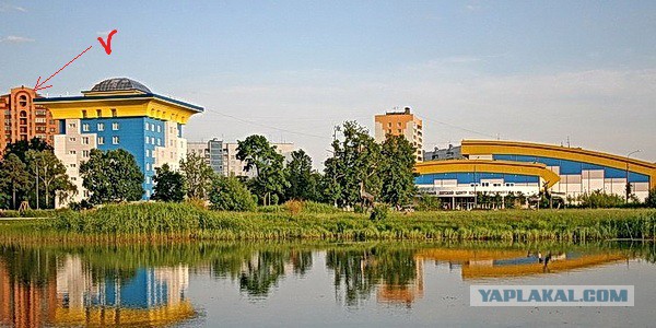 В Москве вышку электропередачи перекрасили
